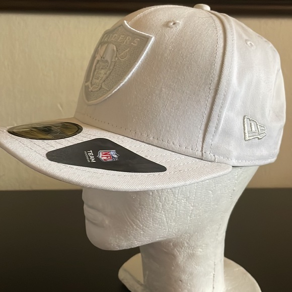 NWT.  Raiders hat, white - Picture 5 of 8